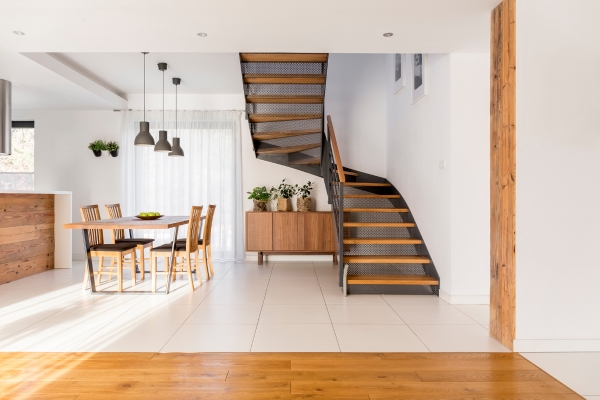 Tipos de escaleras modernas para casas pequeñas